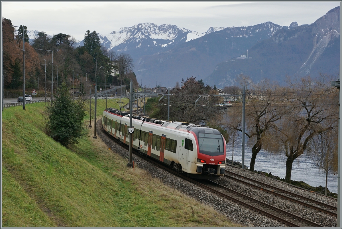 The new SBB Flirt RABe 523 107 on the way to Bex near the Castle of Chillon. 

04.01.2022