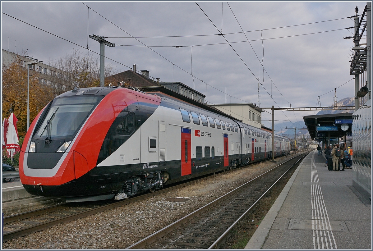 The new SBB RABe 502 405-9 (UIC 94 85 0 502 405-9 CH-SBB) by test runs in Sion.
09.11.2017