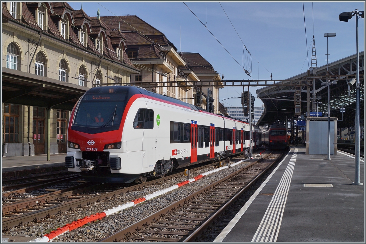 The new SBB RABe 523 109 on a test runs in Lausanne. 

19.02.2021 