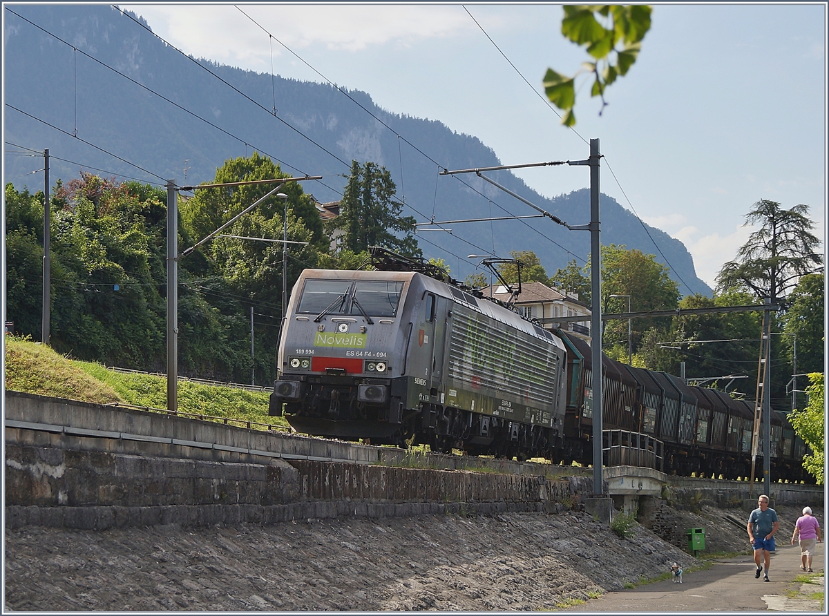 The Novelis 189 994 on the long way to Göttingen near Villeneuve.

05.08.2019