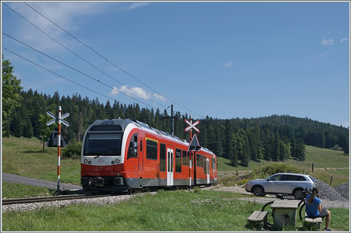 The NStCM ABe 4/8 407-408 on the way to Nyon by La Giverine.

10.08.2021