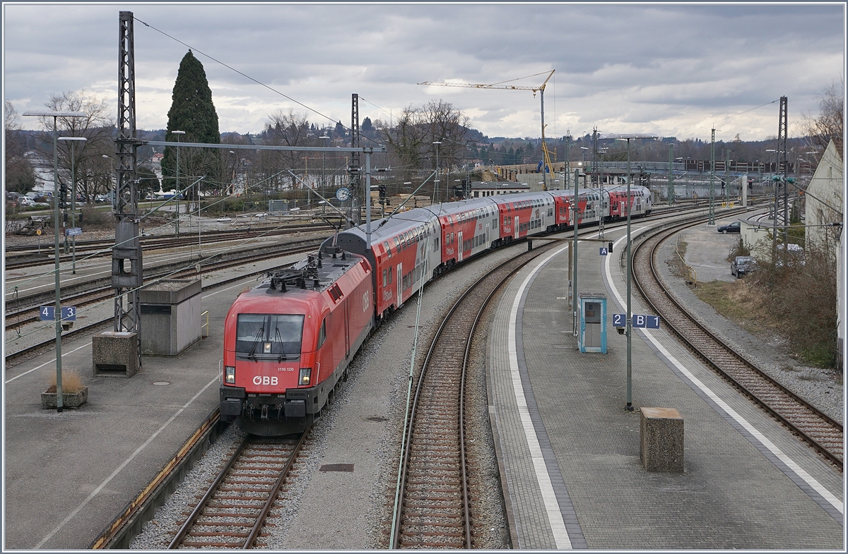 The ÖBB 1116 120 is arriving at Lindau Main Station.
16.03.2018