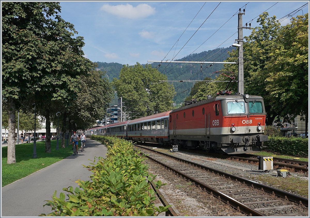 The ÖBB 1144 046 in Bregenz on the way from Wolfsburg to Lindau (for the IC 119 Lindau - Innsbruck). 

14.09.2019