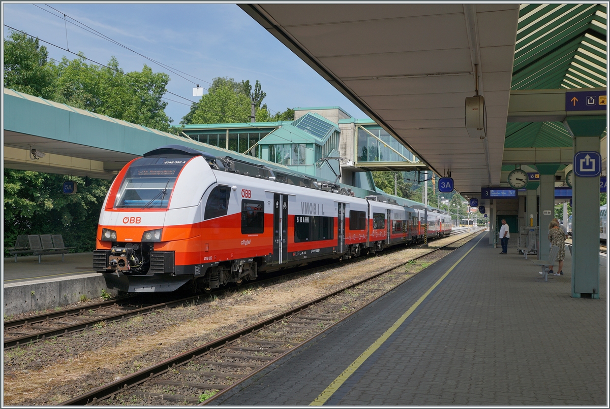 The ÖBB 4748 002-4 is waiting in Bregenz his departur to St Margrethen. 

19.06.2023