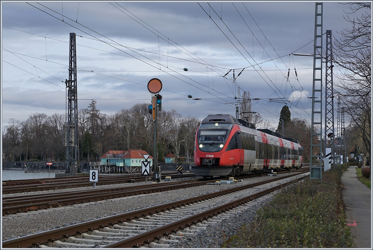 The ÖBB ETZ 4024 081-4 is arriving at Lindau Hbf. 
16.03.2019