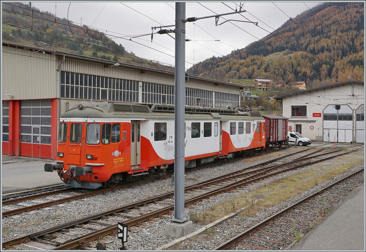 The old ABDe 4/4 N° 9 (ABDe 94 85 7578 009-3 CH TMSA) in Orsières. 

05.11.2020