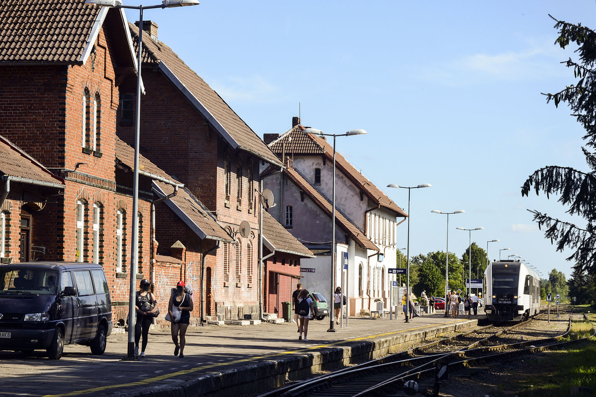 The railwaystation in Łeba in Poland was built the period of time that the prussian province of Pomerania was a part of Germany. Date: August 16 2020.