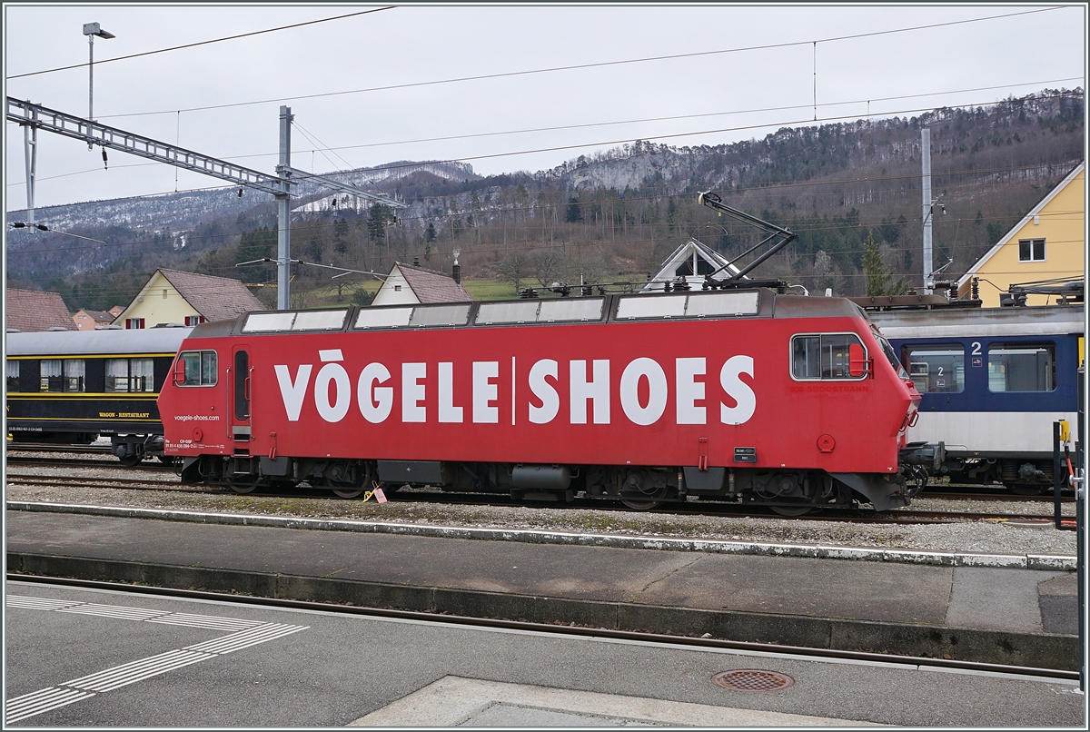 The Re 456 094 (UIC Re 91 85 4 456 094-2 CH-DSF) in Balsthal. 

21.03.2021