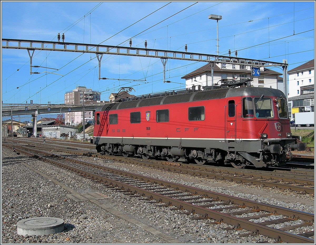 The Re 6/6 11618 in Renens VD.
27.10.2010 