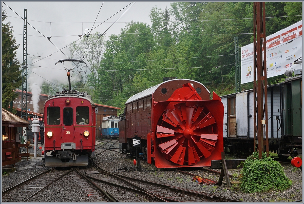 The RhB ABe 4/4 35 in Chaulin.
10.5.2018