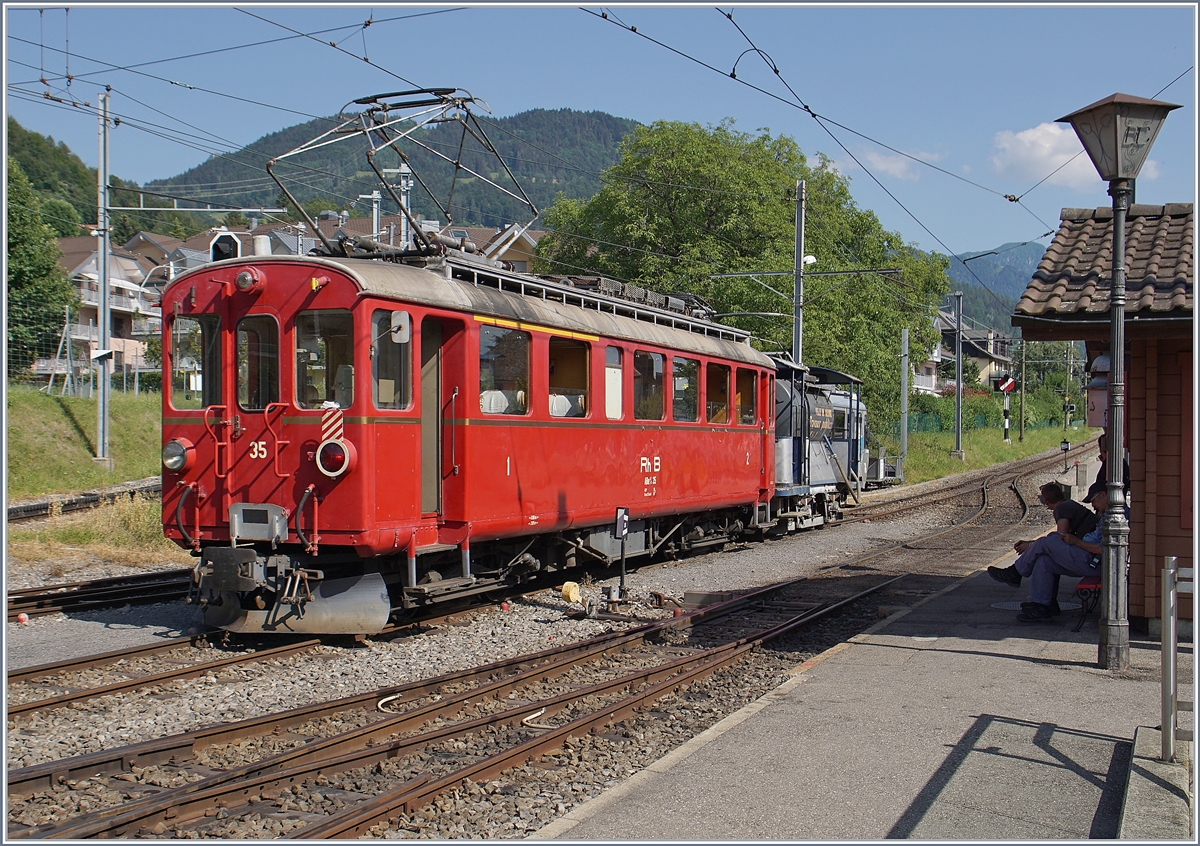 The RhB ABe 4/4 35 (by the Blonay-Chamby Railways) in Blonay.
01.07.2018 