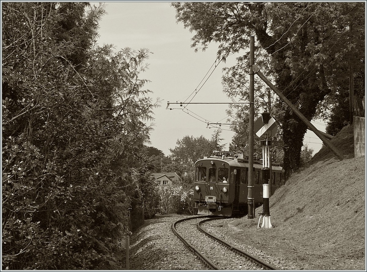 The RhB ABe 4/4 N 35 by the Blonay Chamby on the way to Chaulin near Blonay.
20.05.2012