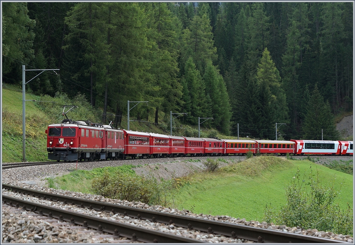 The RhB Ge 4/4 I 603 and 602 wiht his RE 145 (with the Glacier Express) on the way to St Moritz by Bergün Bravuogn. 

11.09.2016
