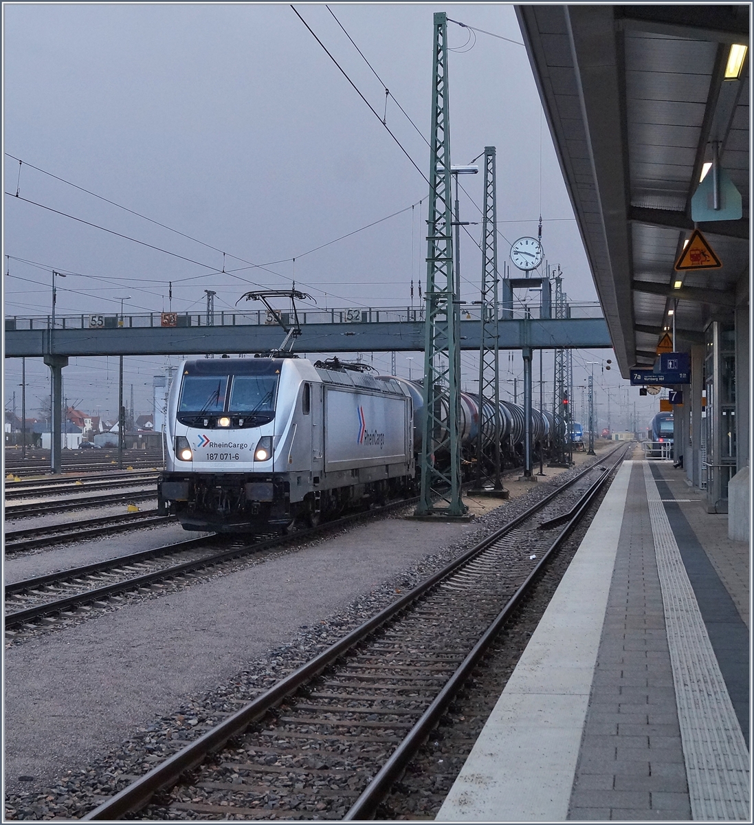 The Rhein Cargo 187 071-6 in Ingolstadt.
03.01.2018