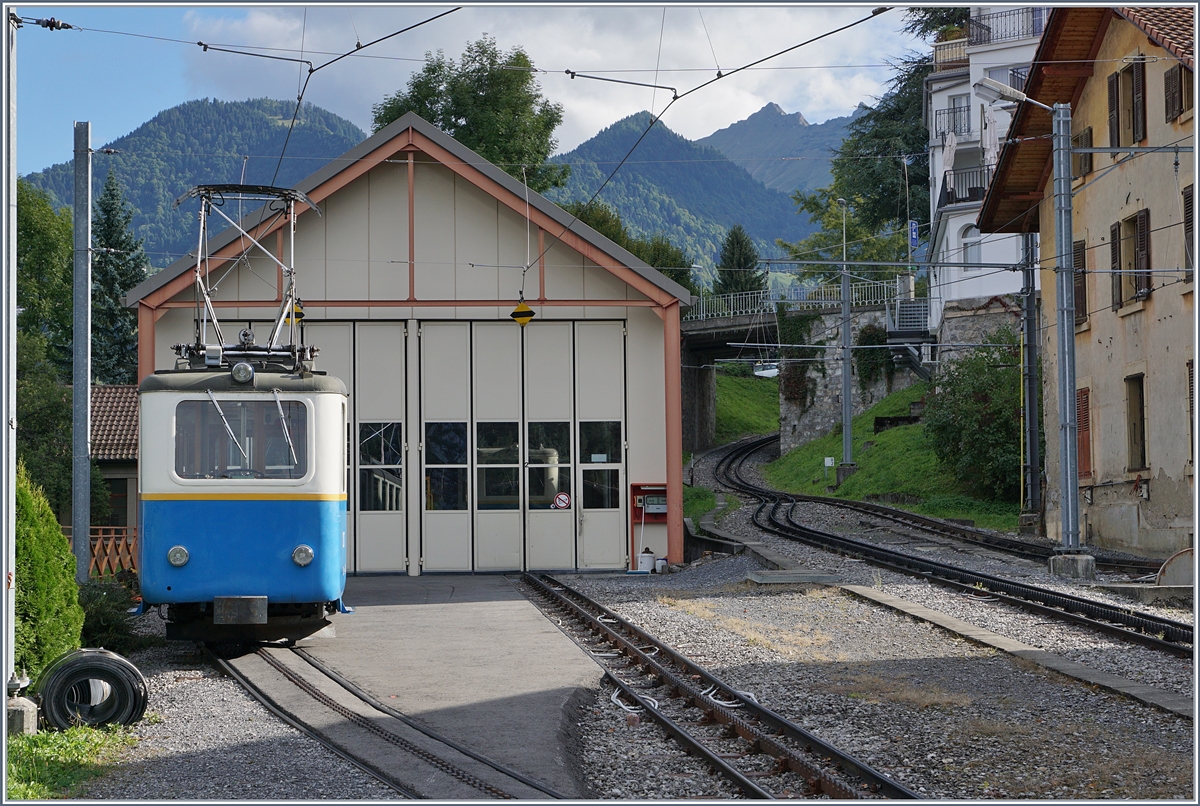 The Rochers de Naye Bhe 2/4 207 in Glion.
16.09.2017