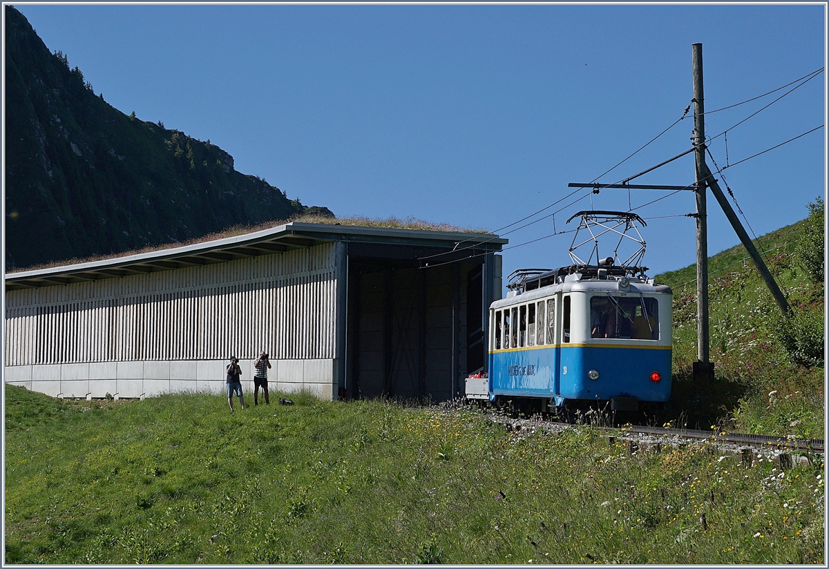 The Rochers de Naye Bhe 2/4 204 on the way to the summit near Jaman.
30.06.2018