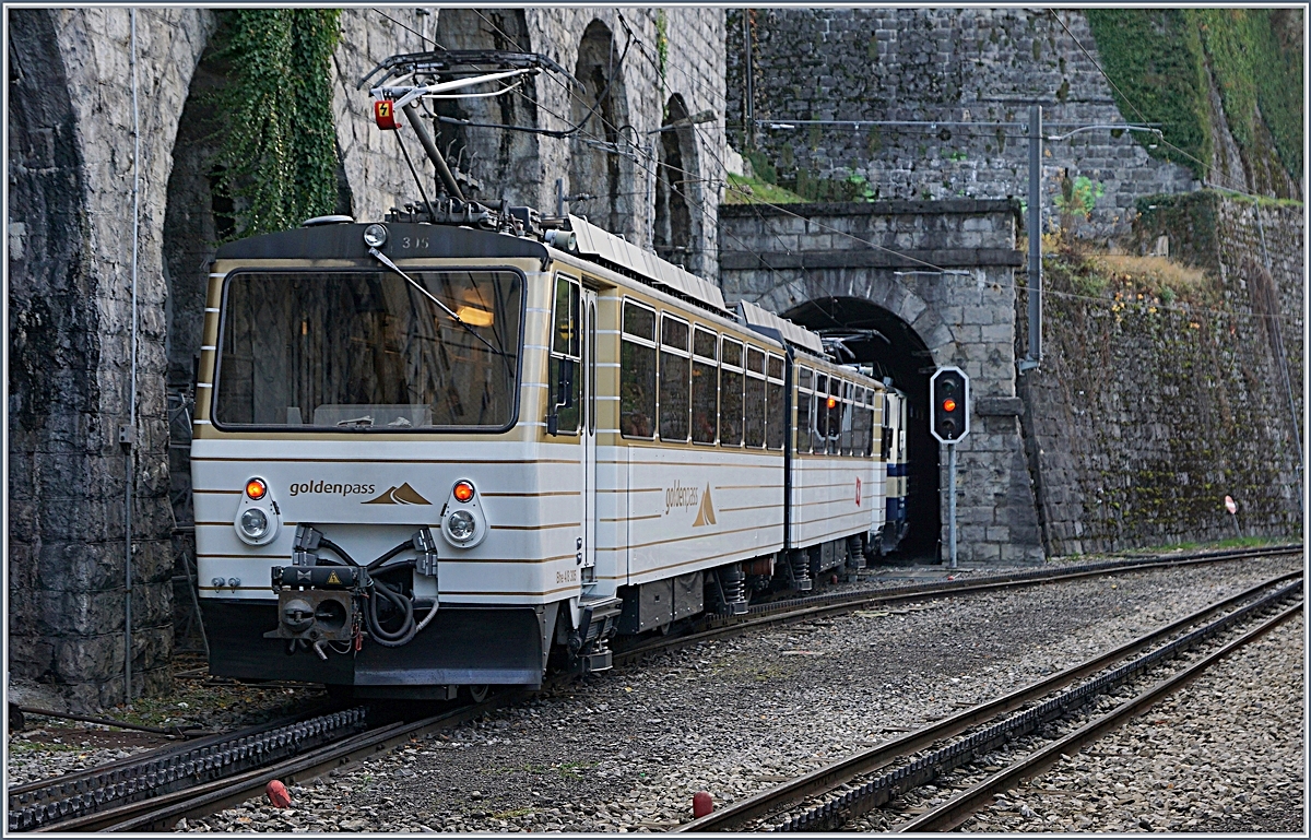 The Rochers de Naye Bhe 4/8 305 in Montreux.
27.11.2016