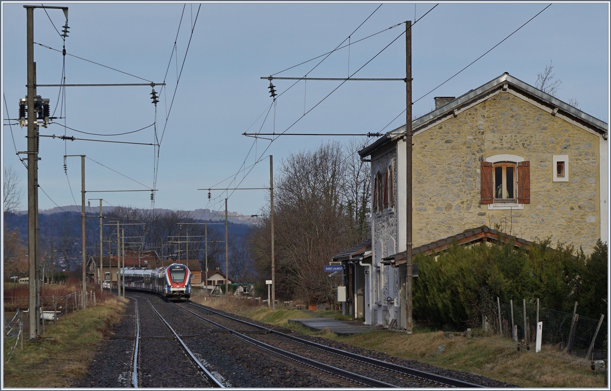 The Saint Laurent Station an in the background two SBB CFF LEX RABe 522 (Léman Express) on the way to Annecy.

21.02.2020