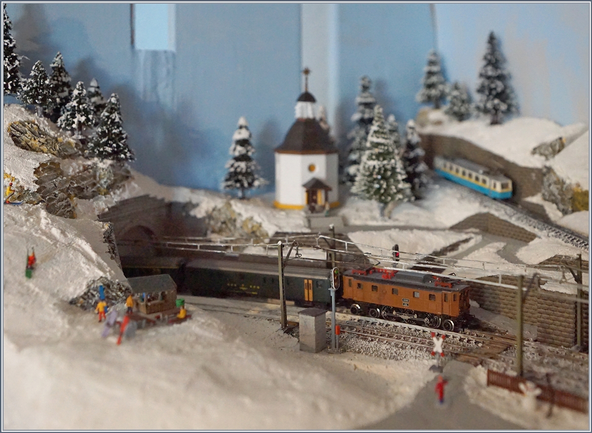 The SBB Ae 3/6 on my Z Gauge winter landscape.
17.07.2016