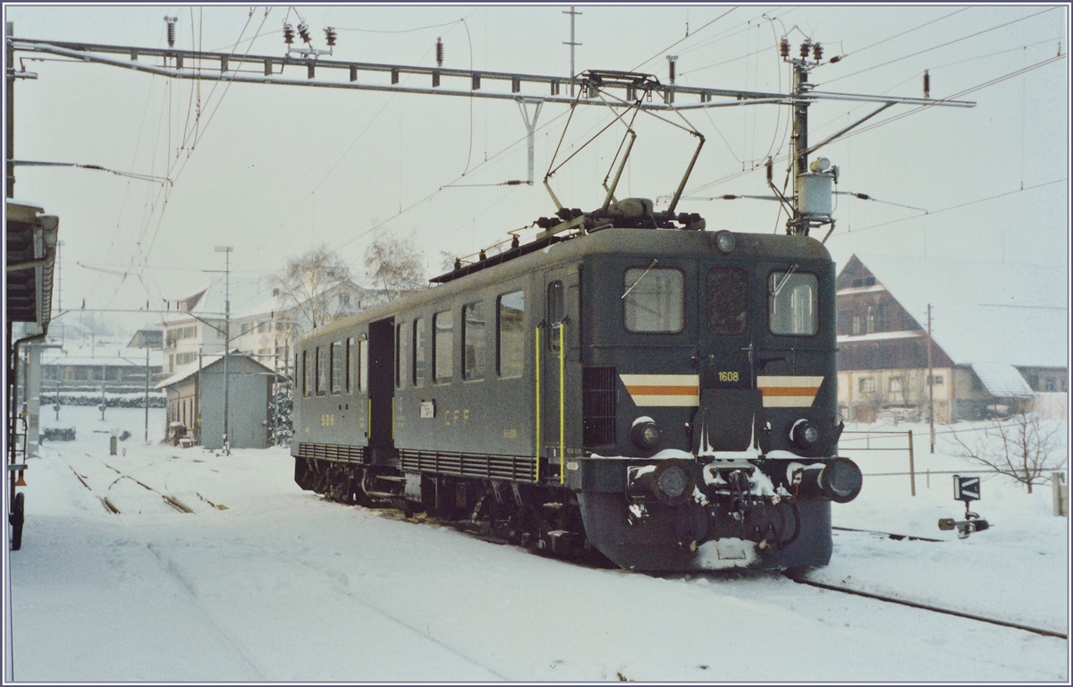 The SBB Be 4/6 1608 in Beromünster.
Winter 1986/1987