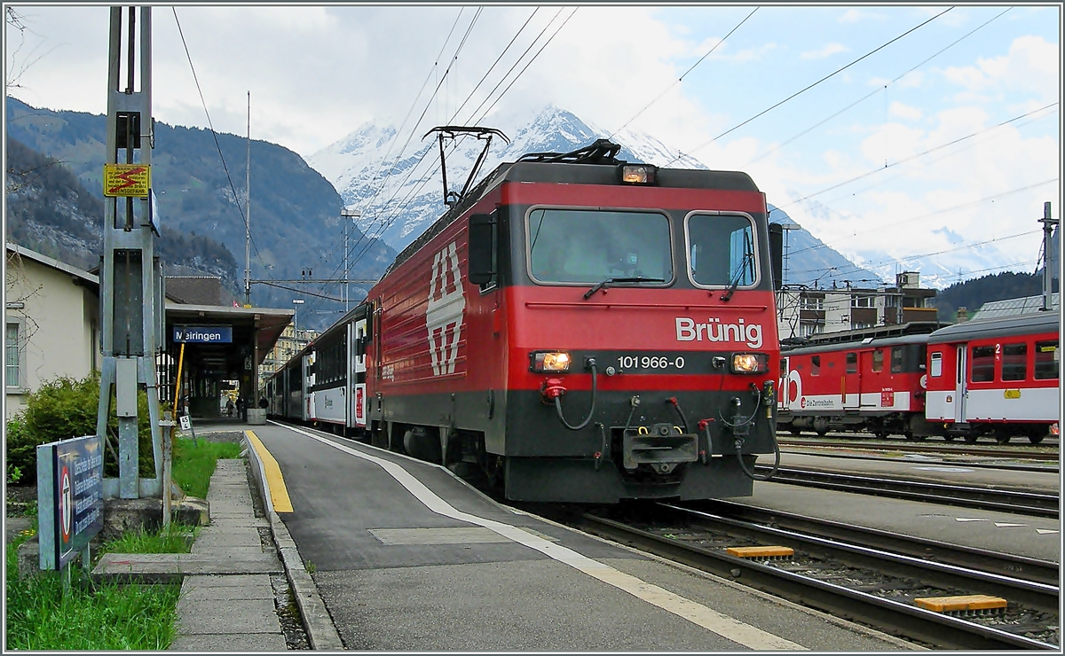 The SBB Brünig HGe 101 966-0 in Meiringen.
23.04.2006