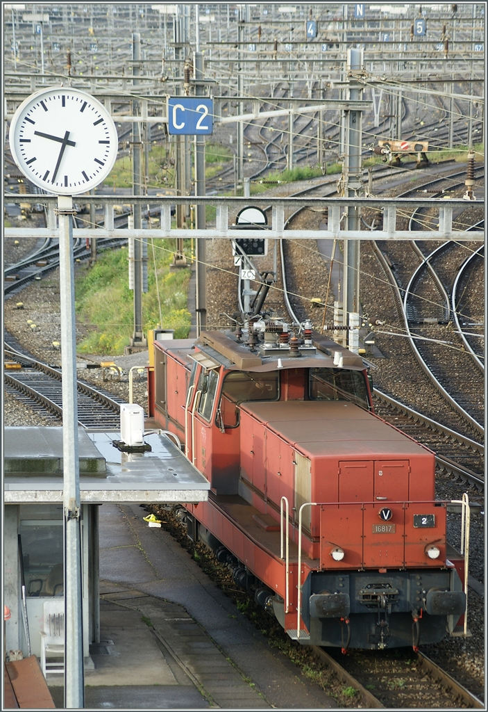 The SBB Ee 6/6 16817 in Lausanne Triage.
15.10.2014