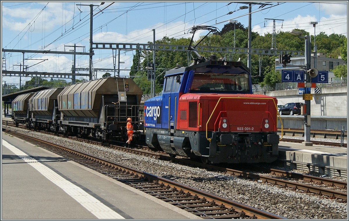 The SBB Eem 923 001-2 in Morges.
27.07.2015