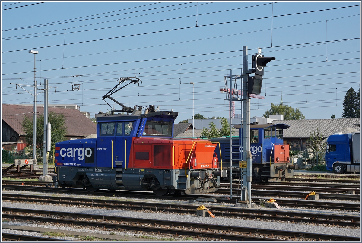 The SBB Eem 923 015-2 in St Margrehten.
11.09.2016