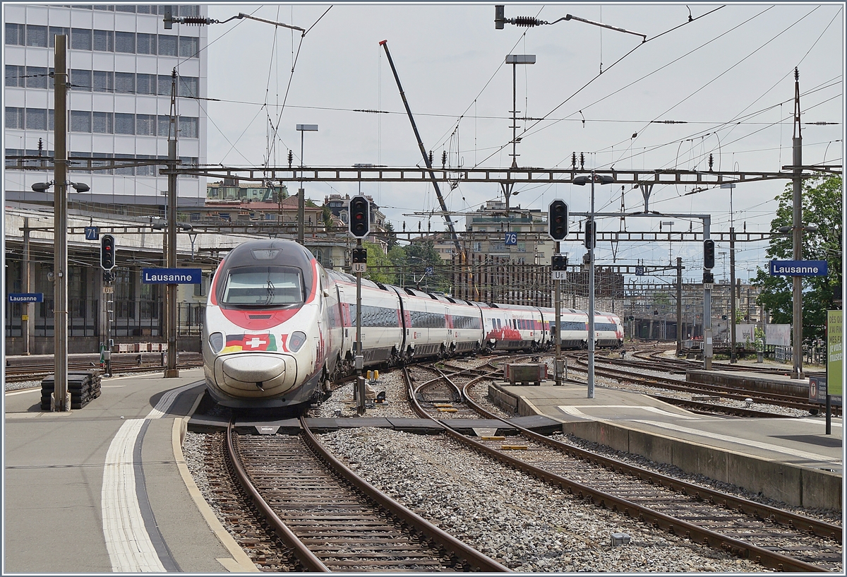 The SBB ERT 610  Goethe  is leaving Lausanne.
28.05.2018