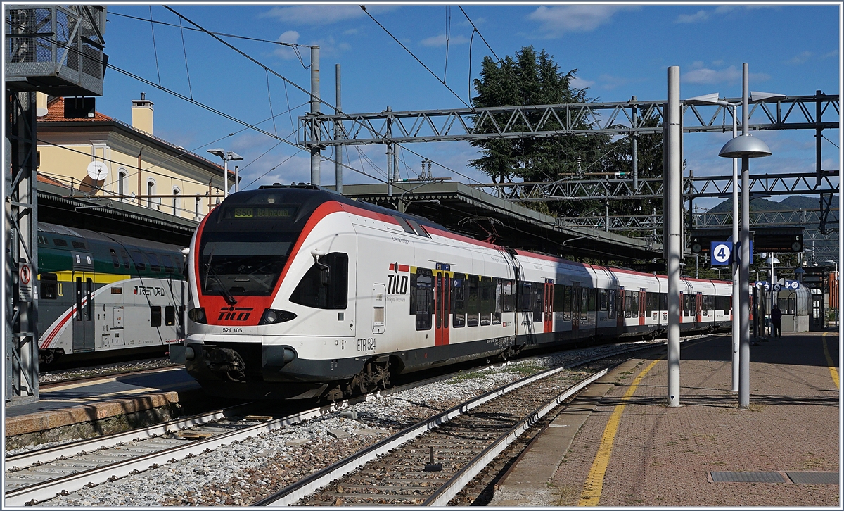 The SBB FFS TILO RABe 524 105 to Bellinzona in Varese. 

25.09.2019
