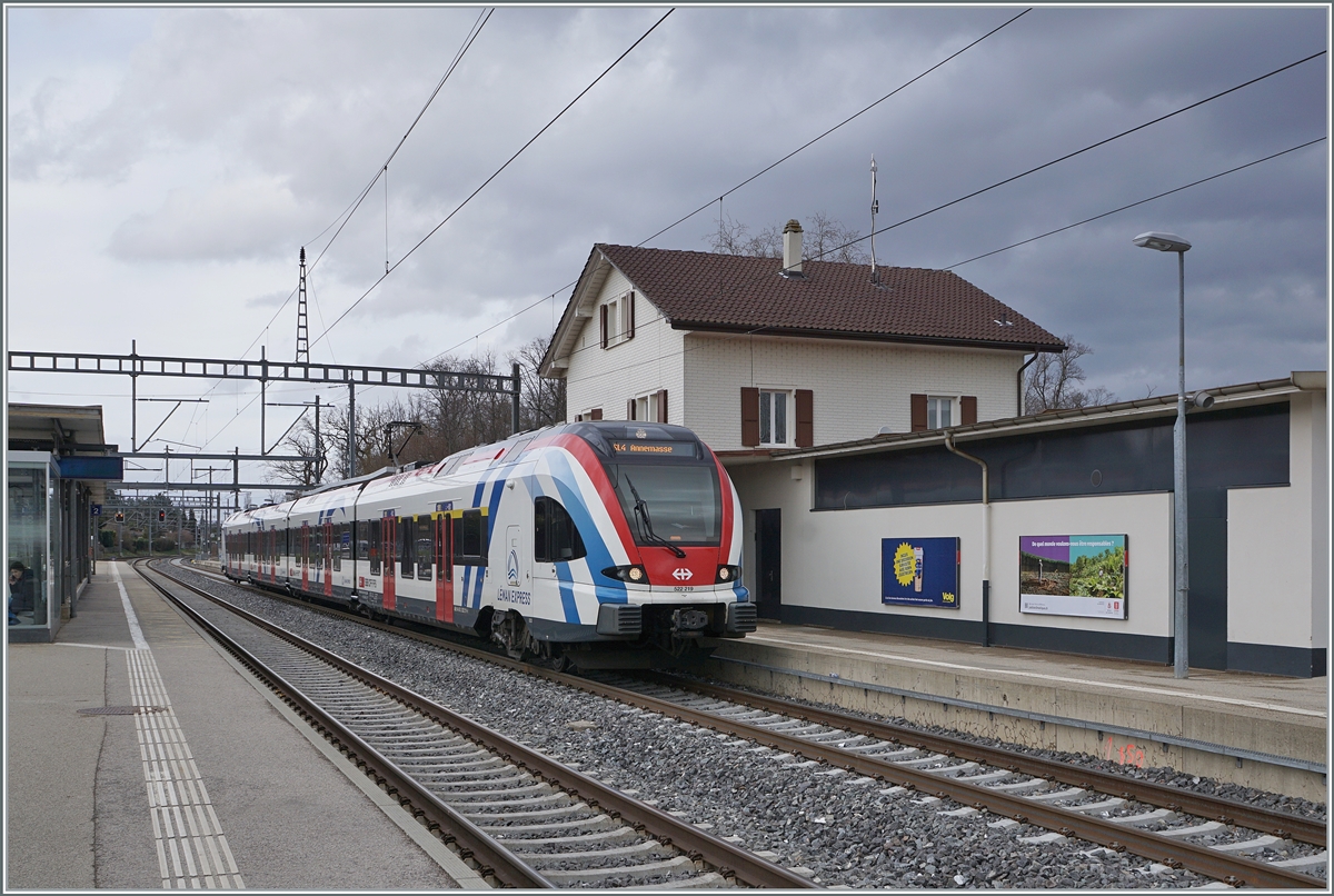 The SBB LEX RABe 522 219 is arriving at his treminal Station Coppet. 

10.03.2023