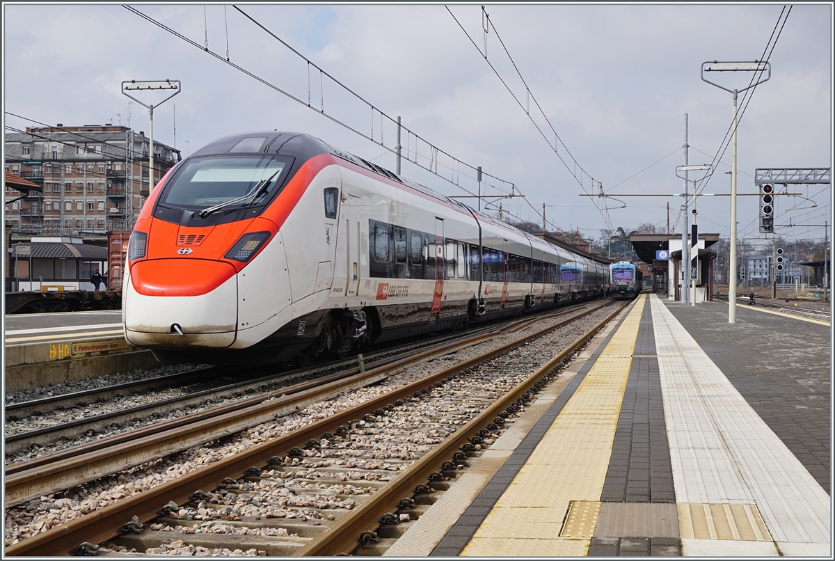 The SBB RABe 501 018  Giruno  Appenzell is the EC 307 from Zürich to Bologna and makes a stop in Reggio Emilia. 

14.03.2023  