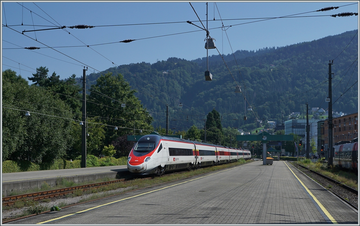 The SBB RABe 503 on the way from München to Zürich in Bregenz.

14.05.2021