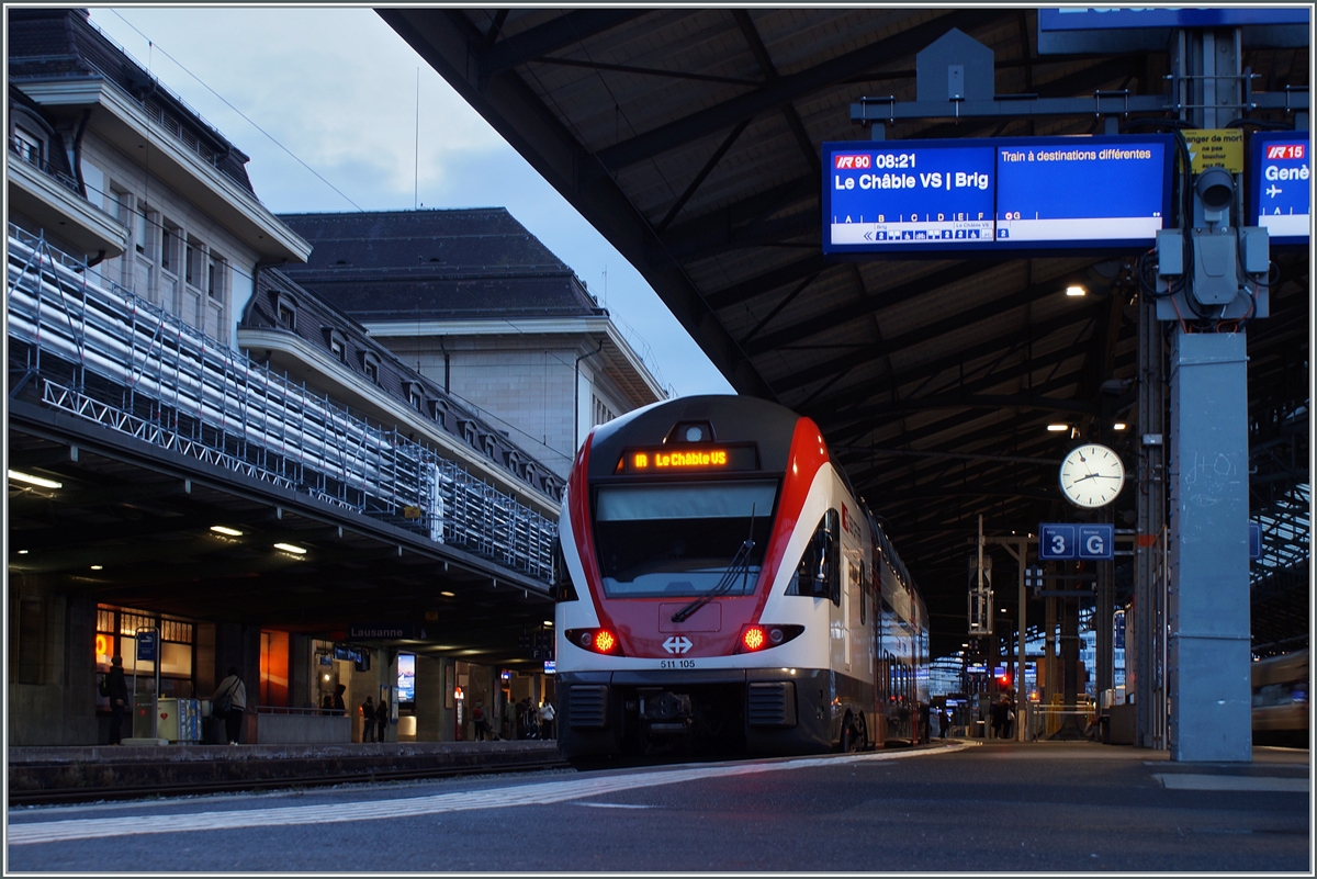 The SBB RABe 511 005 is the IR90 to Le Chable. An other RABe 511 is runs to Brig. The separation will be in Martigny. This pictures wa tooken in  Lausanne.
01.01.2024