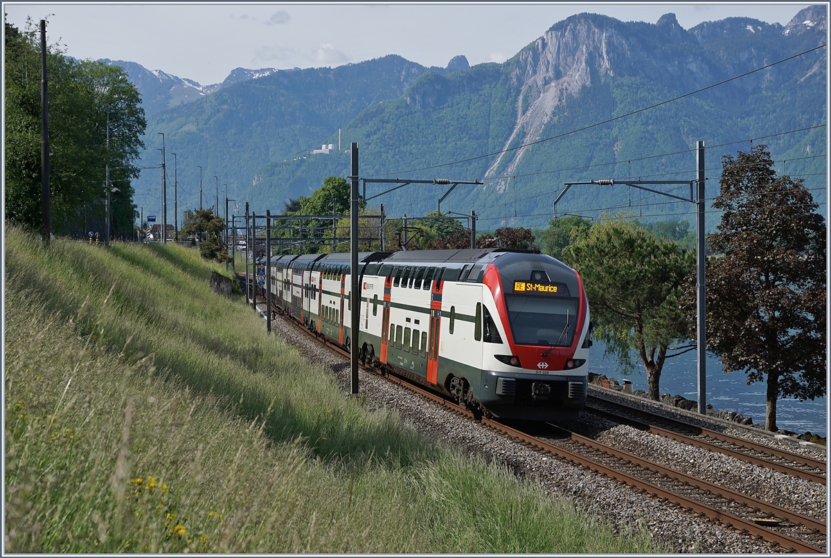 The SBB RABe 511 024 on the  way to St-Maurice by Villeneuve. 

08.05.2020