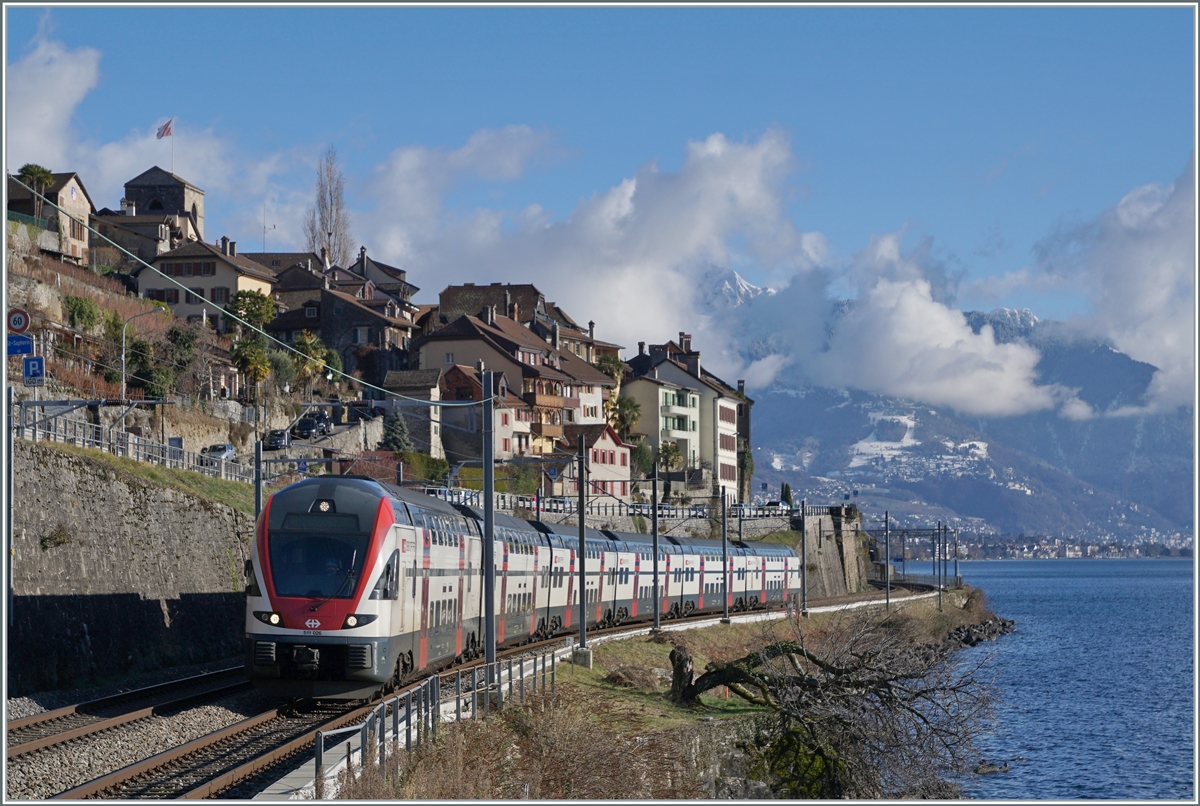 The SBB RABe 511 026 between St Saphorin and Rivaz. 

10.01.2022