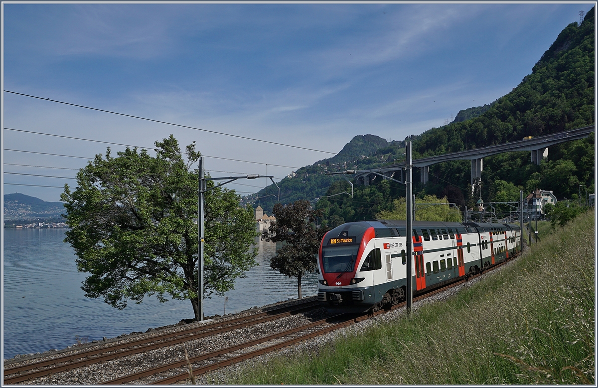 The SBB RABe 511 026 on the way frome Annemasse to St Maurice near Villeneuve.

08.05.2020