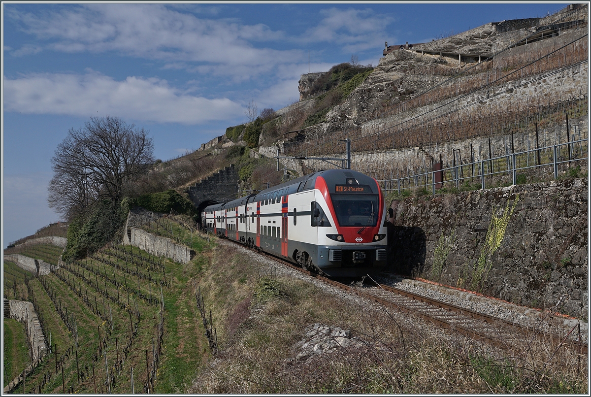 The SBB RABe 511 029 is the IR 30829 on the way from Geneva-Airport to St Maurice on the vineyarde line between Chexbres and Vevey (works on the line via Cully). 

20.03.2022
