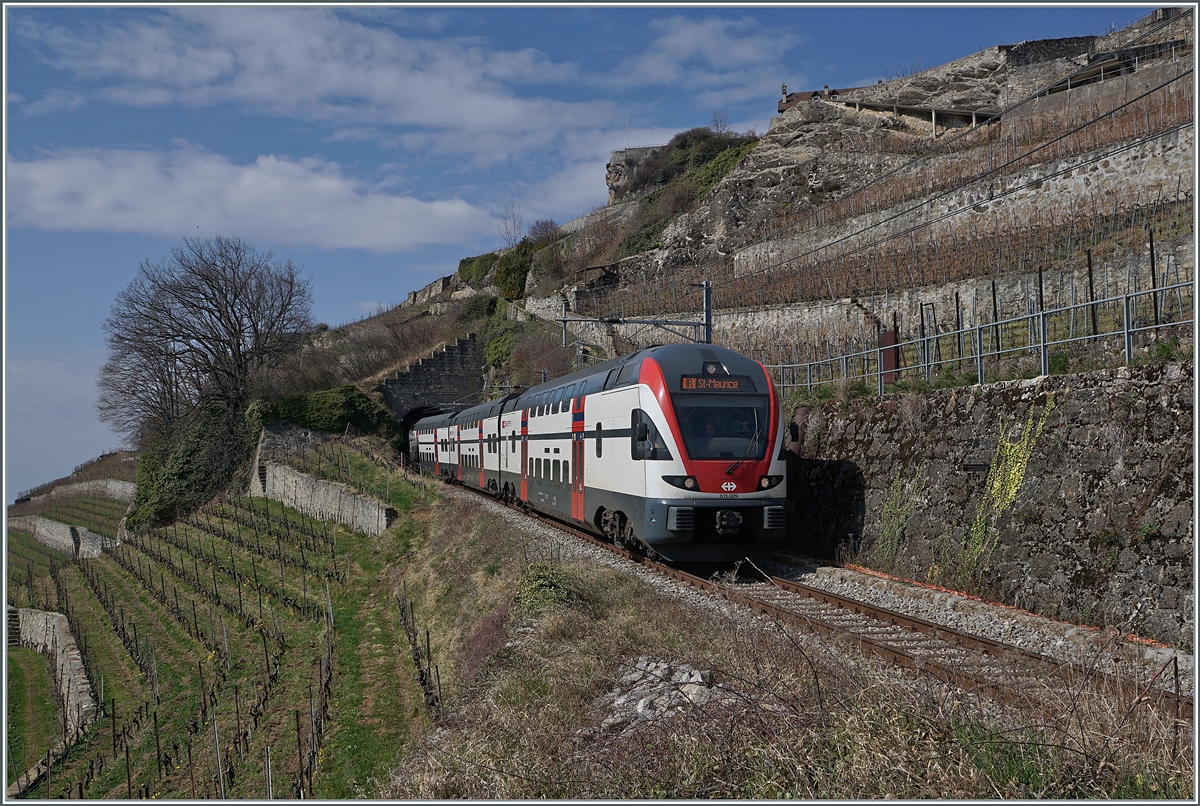 The SBB RABe 511 029 is the IR 30829 on the way from Geneva-Airport to St Maurice on the vineyarde line between Chexbres and Vevey (works on the line via Cully). 

20.03.2022