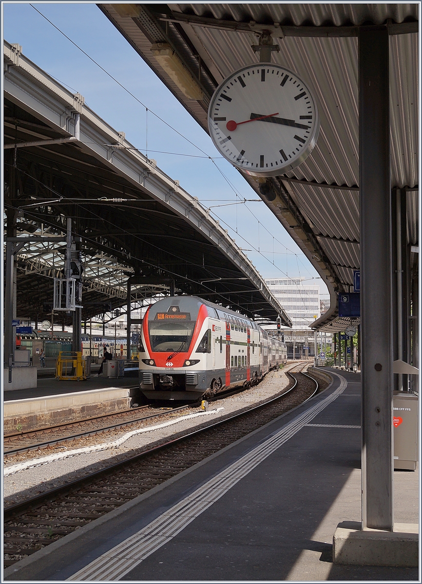 The SBB RABe 511 036 from Vevy to Annemasse by his stop in Lausanne. 

22.05.2020