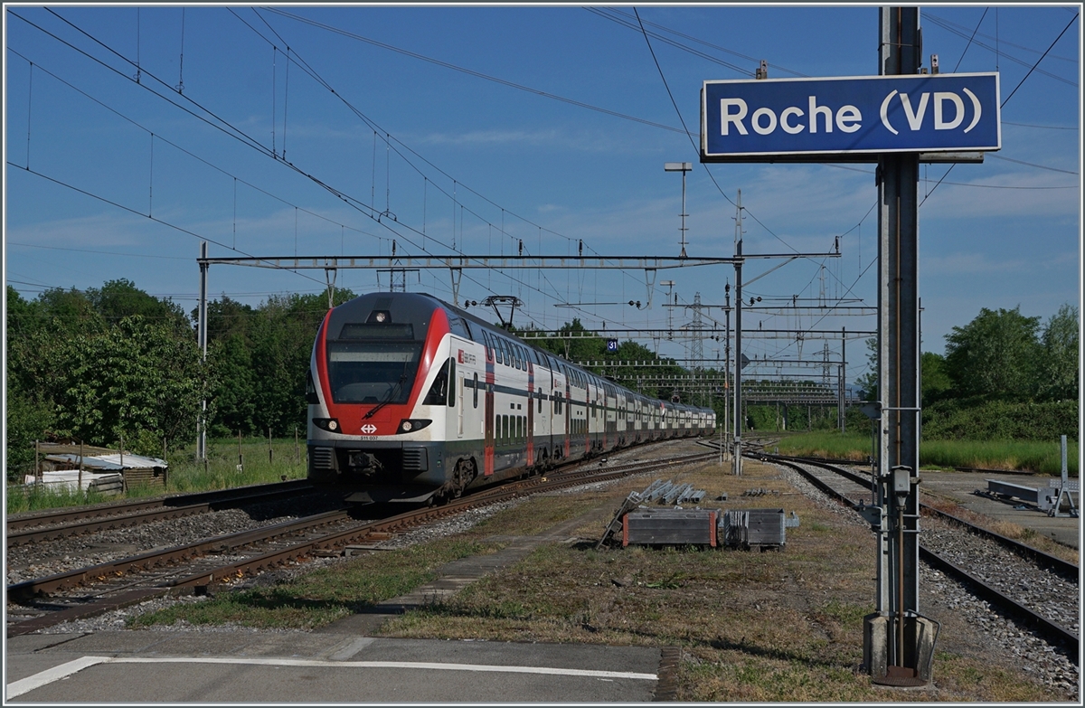 The SBB RABe 511 037 from Annemasse to St Maurcie in Roche VD. 

12.05.2022