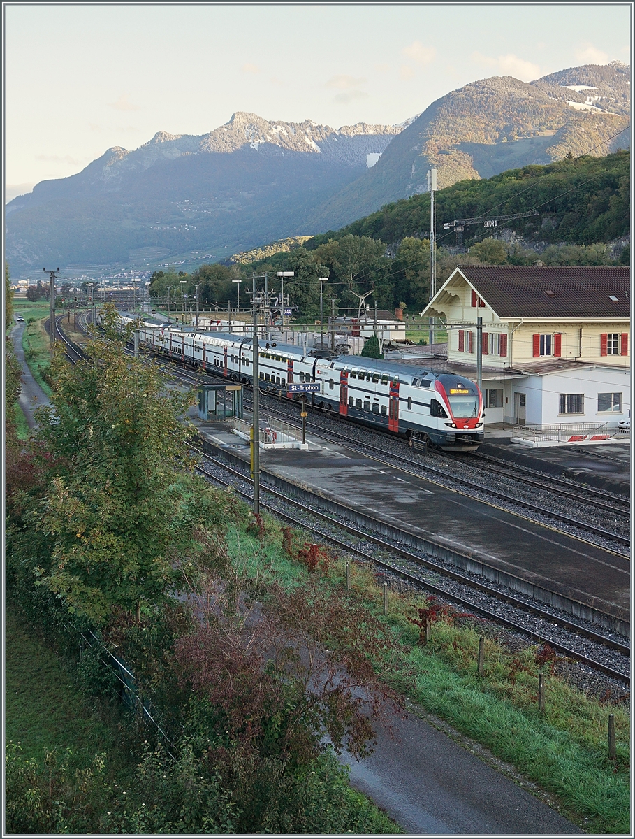 The SBB RABe 511 101 from Annemasse to St-Maurice in St-Triphon. 

12.10.2020