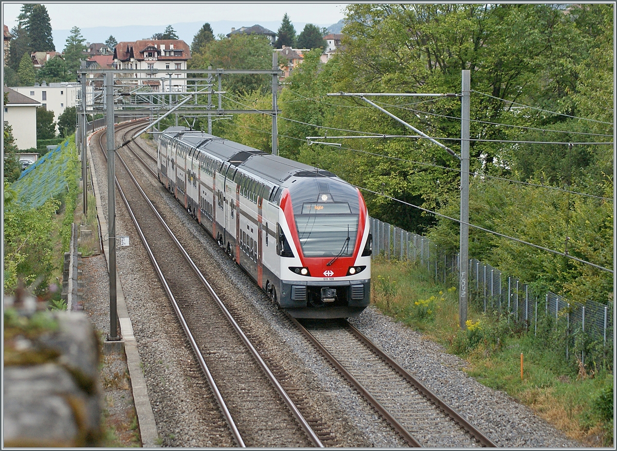 The SBB RABe 511 109 is the S5 from Grandson to Bex, here by his arriving at Burier. 

07.09.2022