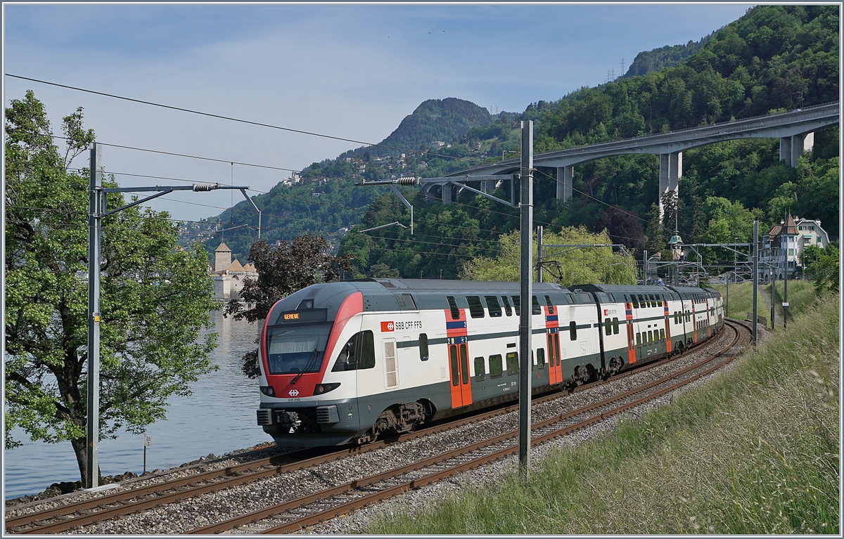 The SBB RABe 511 110 on the way to Geneva by the Castel of Chillon.

08.05.2020