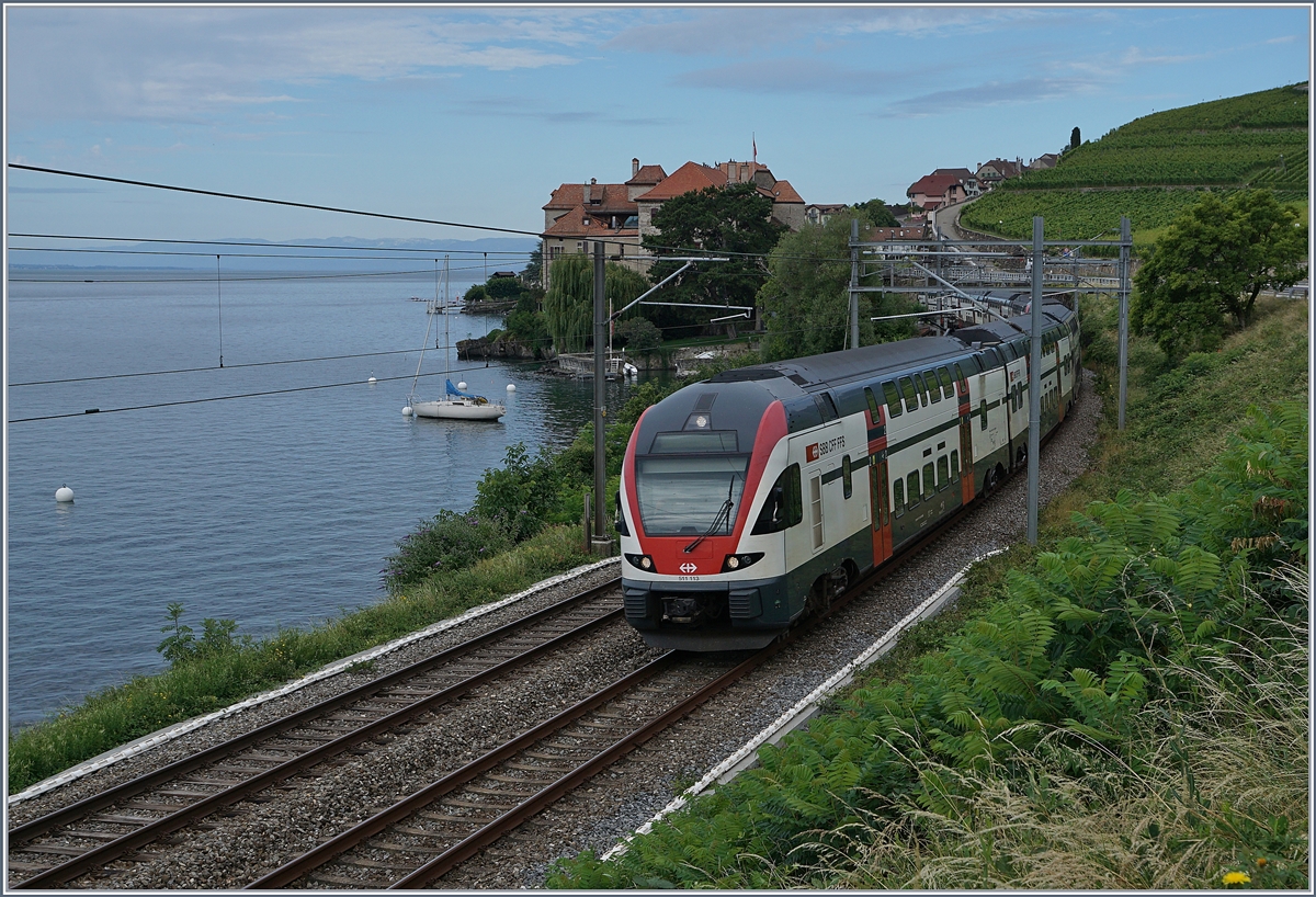 The SBB RABe 511 113 on the way to Vevey by Rivaz. 

01.07.2020