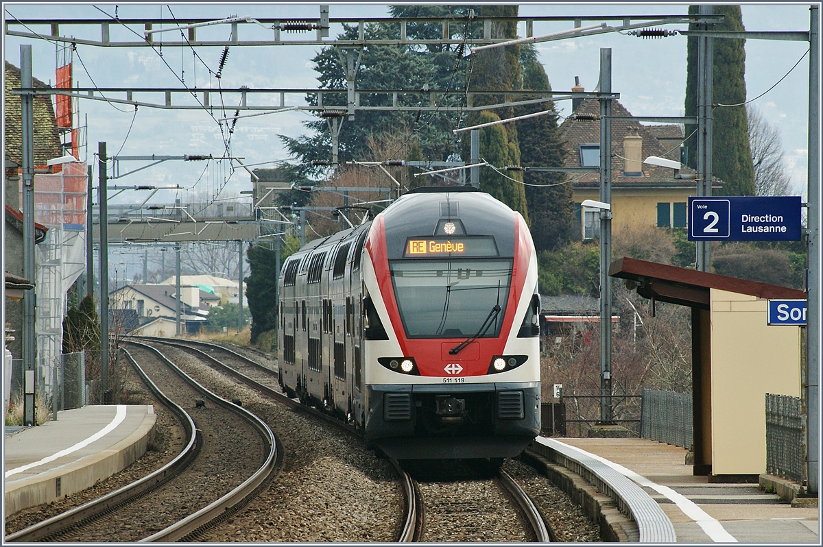 The SBB RABe 511 119 on the way to Geneva in St Saphorin.
04.03.2017