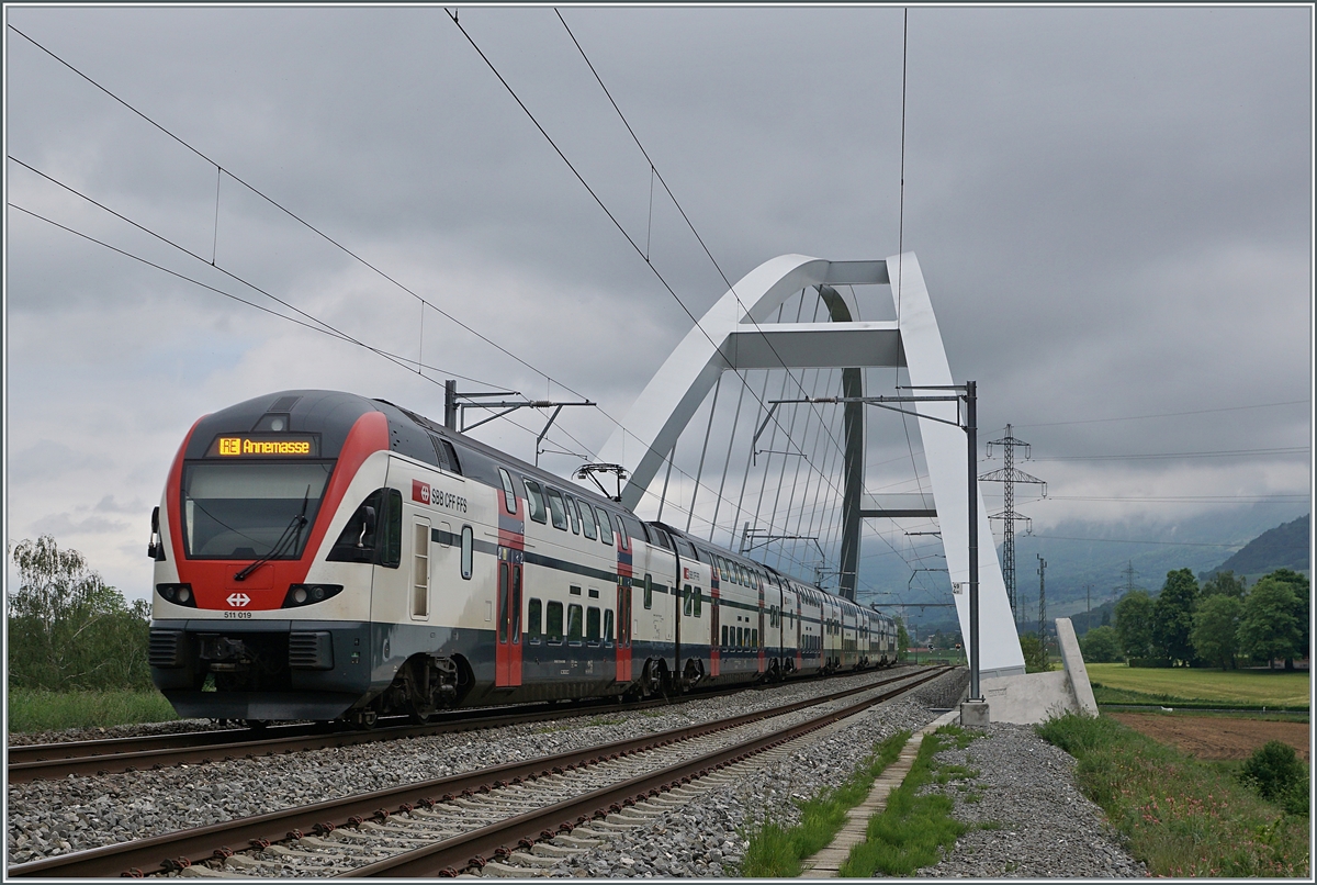 The SBB RABe 511 119 on the way to Annemasse by the new  Massogex  Bridge. 

14.05.2020