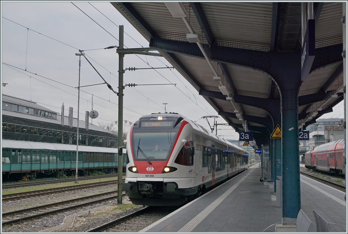 The SBB RABe 521 202 to Engen in Konstanz. 

08.10.2022