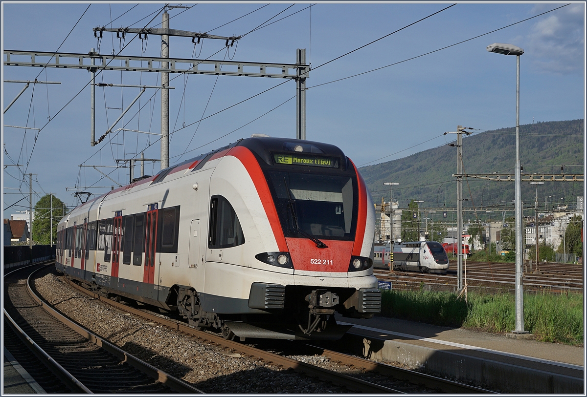 The SBB RABe 522 211 by Biel Mett on the way to Meroux TGV