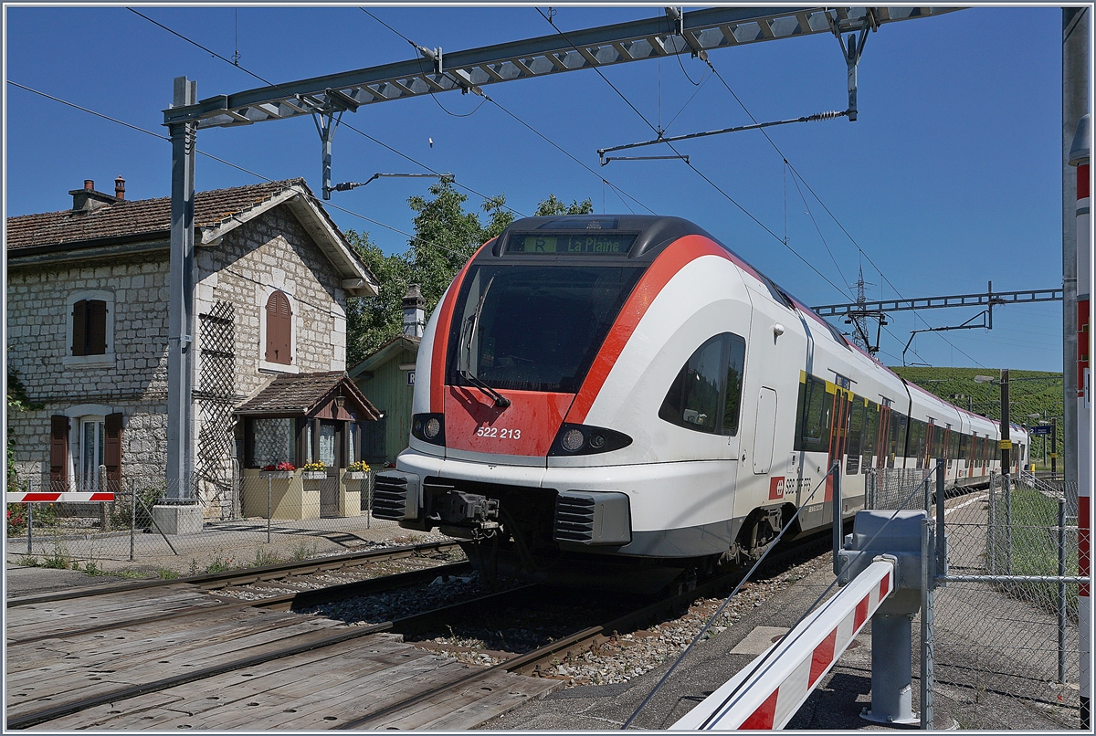 The SBB RABe 522 213 in Russin.
19.06.2018 